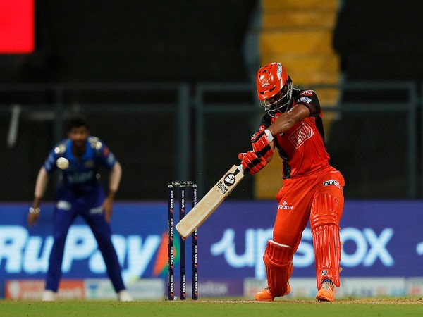 IPL 2022: Tripathis 76 guides SRH to 193/6 against Mumbai, Ramandeep picks 3 for MI