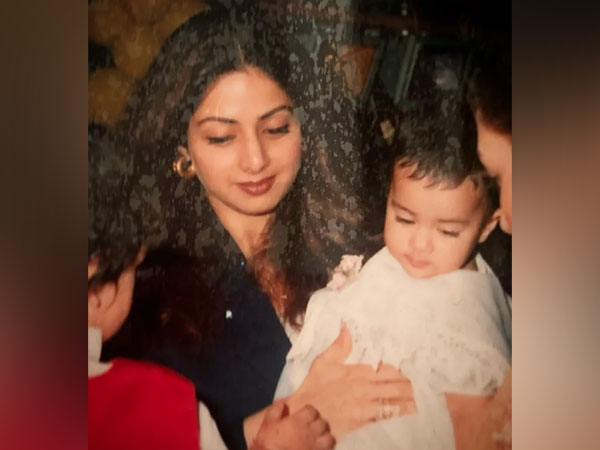Janhvi Kapoor pens emotional note for late actor Sridevi on Mothers Day