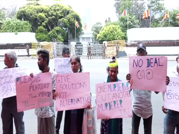 Sri Lanka: Protestors demand arrest of Mahinda Rajapaksa in fresh protests outside PMs residence
