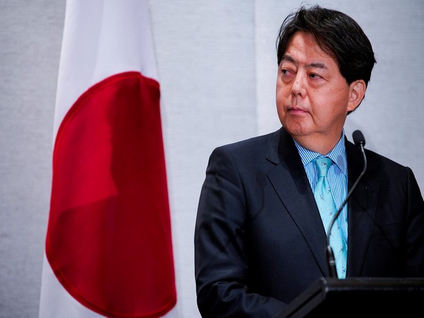 Japans Foreign Minister visits Fiji