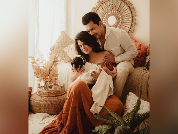 Aditya Narayan reveals his beautiful angel Tvishas face as she completes 3 months