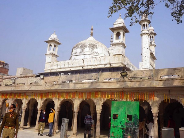 Gyanvapi mosque case: Court adjourned for the day, Muslim sides arguments to be heard next Monday