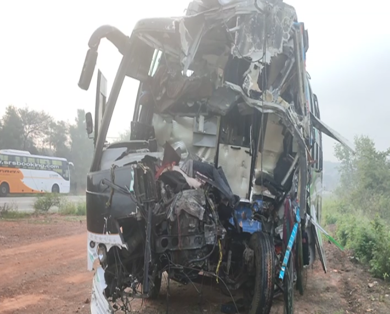 7 dead, 26 injured in road accident in Karnatakas Hubli