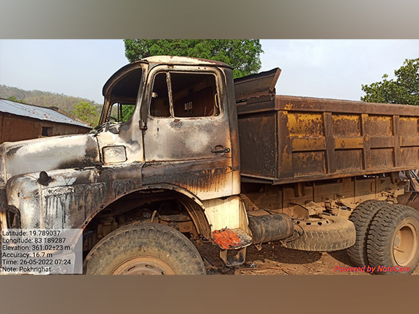 Naxals torch six vehicles in Odishas Kalahandi