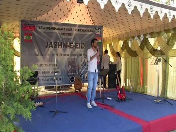 J-K: Jashn-e-Eid musical event held in Srinagars Dal Lake