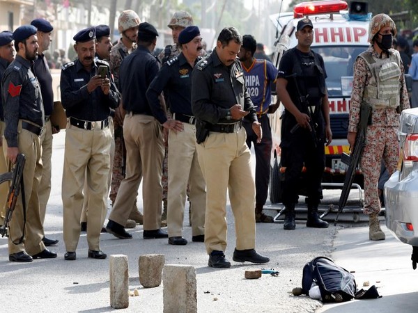 Explosion in Pakistans Karachi leaves 13 injured