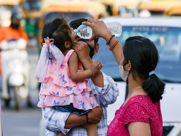 Delhi temperatures above normal, severe heatwave warning issued