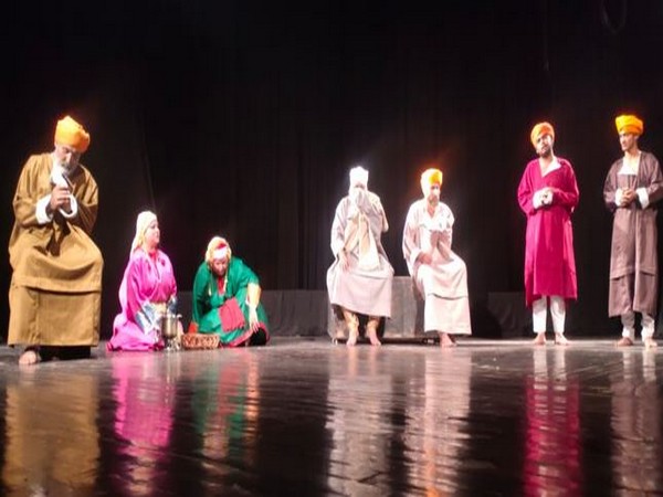 Popular play Ek Aur Birbal gets standing ovation from Jammu spectators