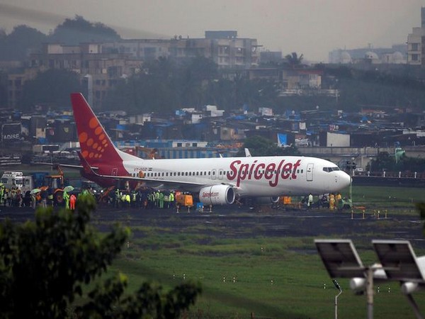 13 flyers severely injured  in SpiceJet  Mumbai-Durgapur flight turbulence; DGCA to probe incident