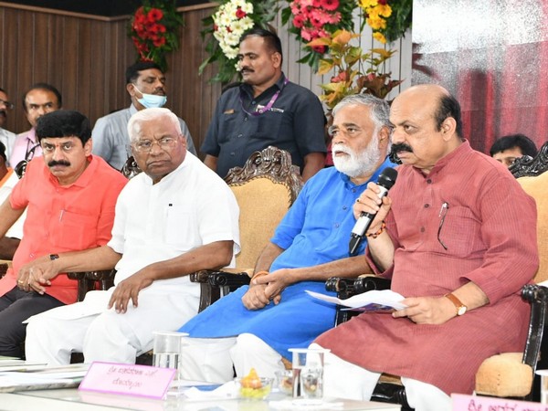 Karnataka CM calls for peoples participation in realising goal of social responsibility