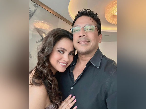 "Happy birthday my gorgeous man" wishes actor Lara Dutta to husband Mahesh Bhupathi