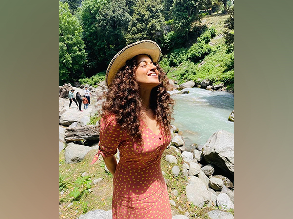Queen Kangana Ranauts day out with family in Himachal