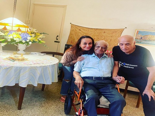 Soni Razdan wishes her Darling Dad on his birthday