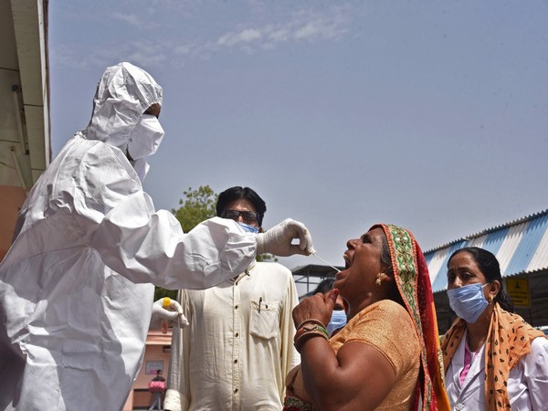 India witnesses new high in daily COVID tally with 8,822 new infections