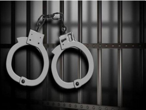Economic Offences Wing arrests 2 wanted men from Delhis Shahdara