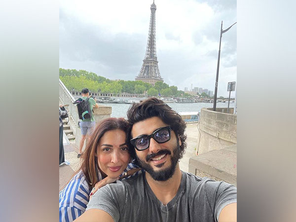 Malaika steals Arjuns jumper, check out the video!