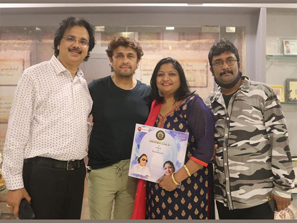 Sonu Nigam launches Ritu Johris album The Immortals featuring late Ravindra Jains songs