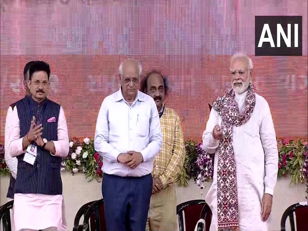 PM Modi inaugurates, lays foundation stone of projects worth over Rs 21,000 cr in Gujarat