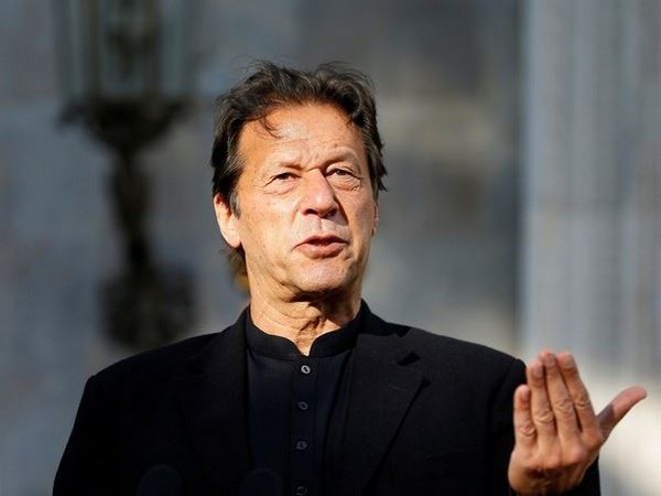 Imran Khan challenges National Accountability Bureau ordinance in Paks top court