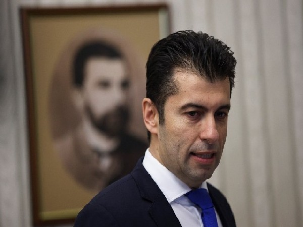 Bulgarian PM submits governments resignation