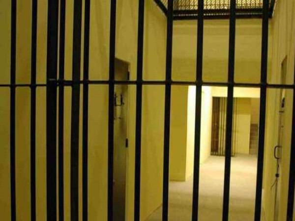 Over 600 inmates escape Sri Lankas rehabilitation centre