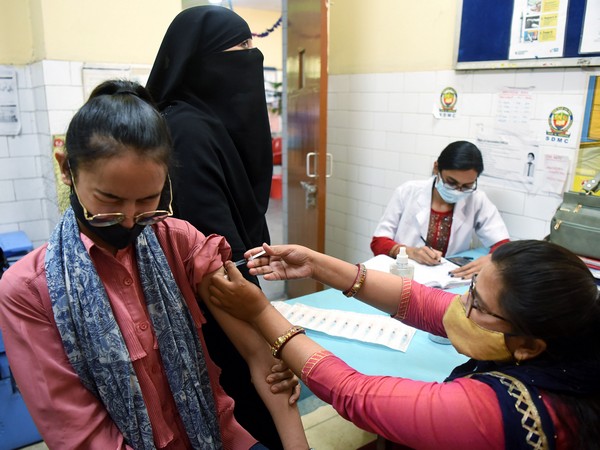 Indias cumulative COVID-19 vaccination coverage exceeds 195.35 cr