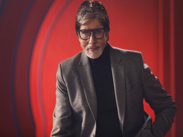 Amitabh Bachchan rocks Nach Punjabaan hook step in latest picture