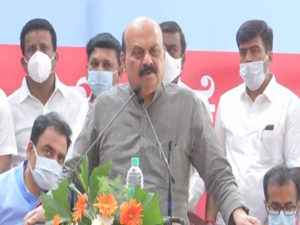 Ktaka CM instructs officials to take measures to reduce traffic congestion in Bengaluru