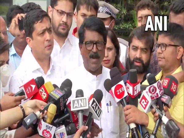 Shiv Sena initiates legal action against rebels, serves notices to 16 MLAs