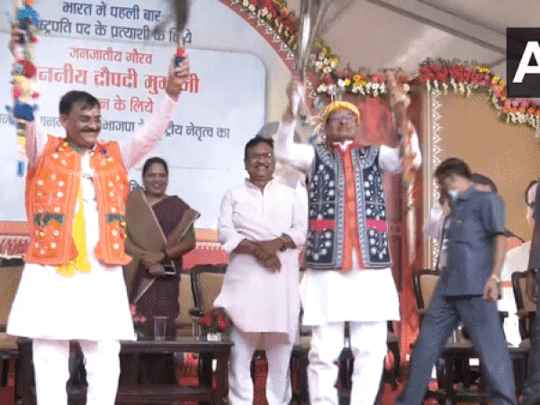 Shivraj Chouhan dances to express elation at Droupadi Murmus selection as NDAs Presidential candidate