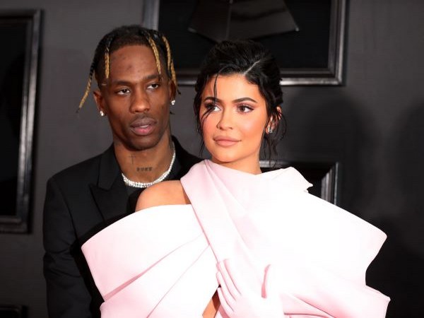 Kylie shares sons photo with Travis Scott on Fathers Day