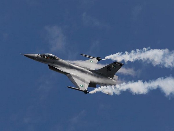 Chinese jets buzzed Canadian aircraft, risking mid-air collision