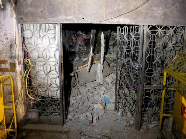 Roof of building collapses in Delhis Paharganj, one dead