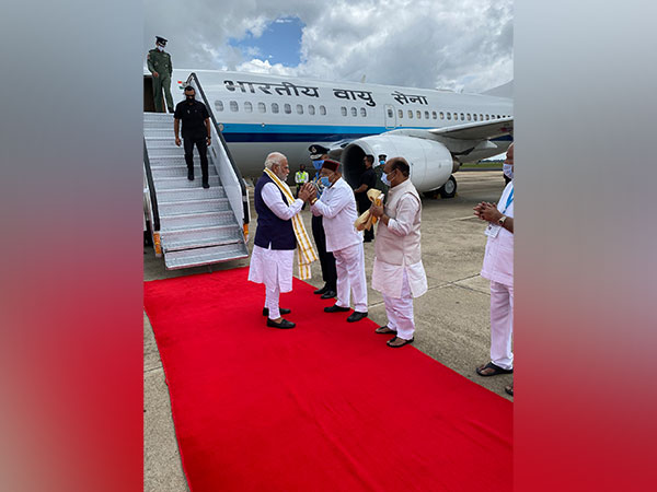 PM Modi arrives in Bengaluru to launch infrastructure projects worth over Rs 27,000 cr