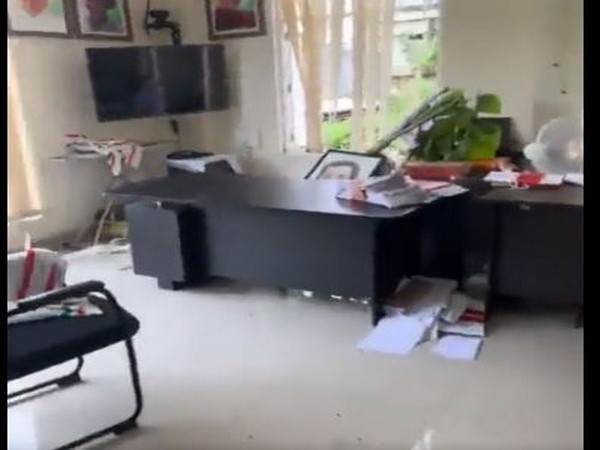 Kerala CM condemns attack on Rahul Gandhis Wayanad office