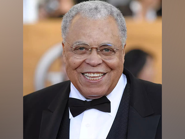 James Earl Jones confirmed as Darth Vaders voice in Obi-Wan Kenobi