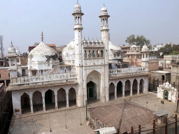 Gyanvapi Mosque case: SC to wait for Varanasi courts order, adjourns hearing to October