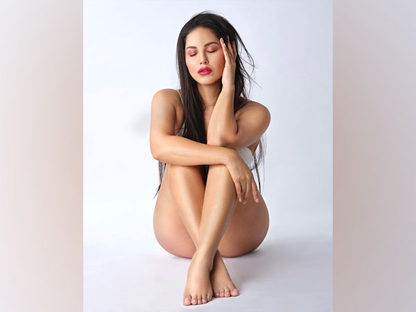 Sunny Leones new video is all about fries and crunches, check it out