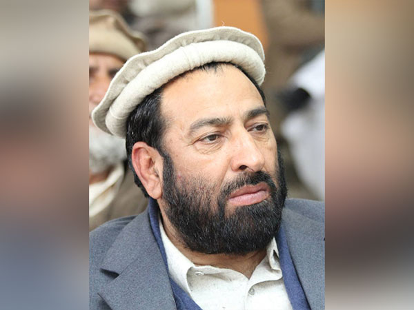 Pakistan: Unknown assailants hurl bomb inside Senators house