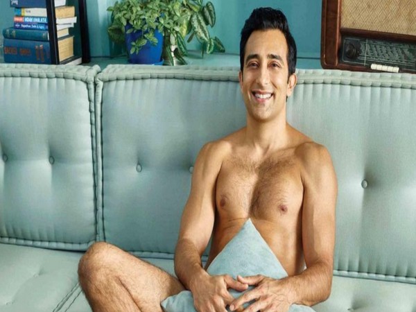 Rahul Khannas almost nude photo sets Internet on fire