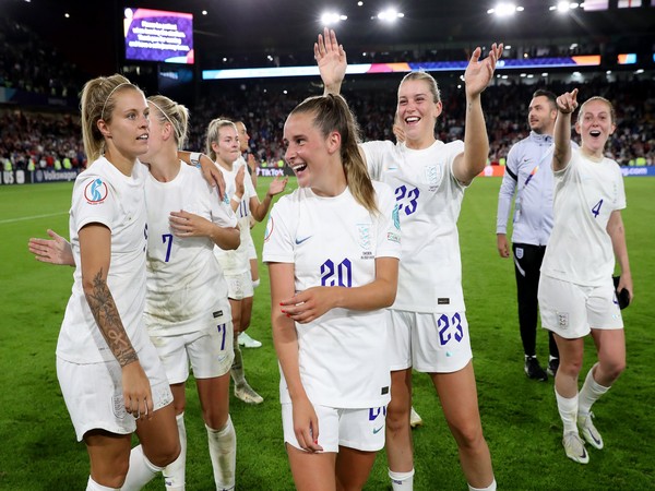 Womens Euro 2022: Hosts England cruise into final after crushing Sweden 4-0 in SFs