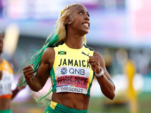 World Athletics Cship: Shelly-Ann Fraser-Pryce blazes to victory in womens Track &amp; Field 100m final