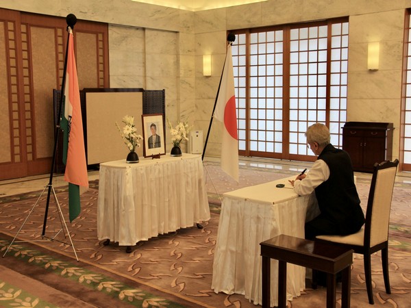 Jaishankar visits Japanese Embassy, condoles Shinzo Abes assassination