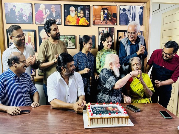 Madhavan celebrates Rocketry success at Nambi Narayanans house