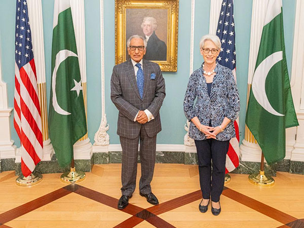 Pakistan PM advisers disowned trip raises concerns among US diplomats