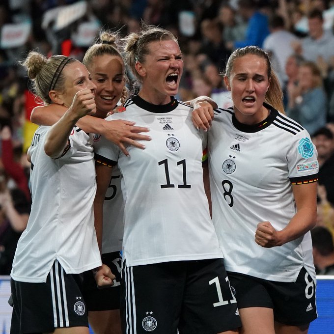 Alexandra Popp brace seals Germanys spot in finals of Euro 2022 as German side edges past France