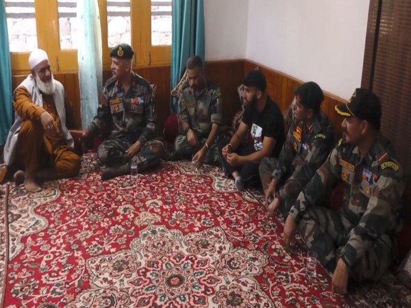 Army Major Gen attends martyred constables sisters marraige in Uri