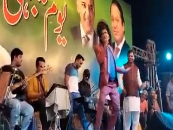 Pak netizens troll PML-N for hosting "comedy show" amid Punjabs CM jumble