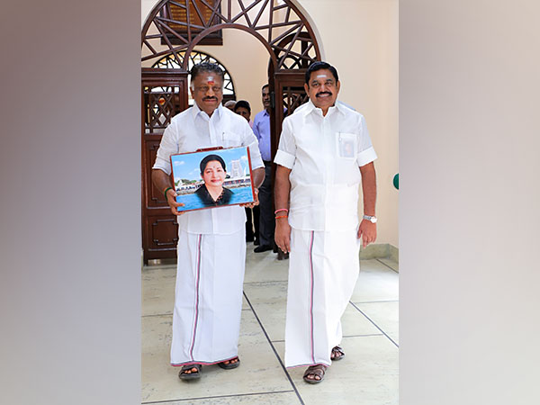 AIADMK tussle: Big win for EPS against OPS as Madras HC gives go ahead for todays crucial meeting