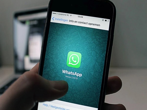WhatsApp for iOS to allow users hide last seen and online status